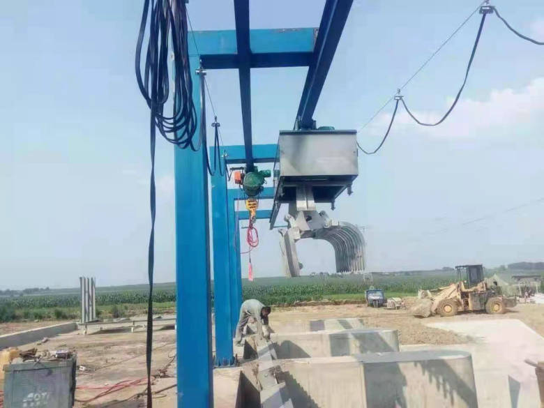 ���̰���