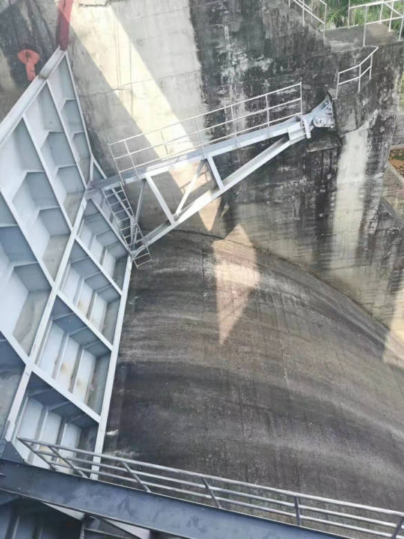 ���̰���